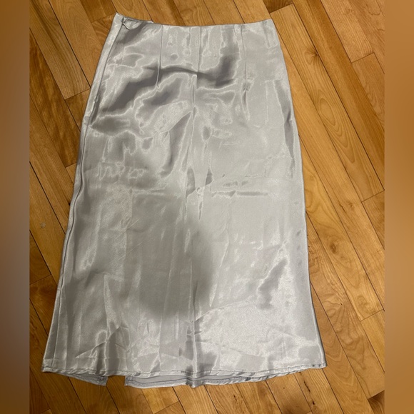 Princess Polly Silk Skirt - Picture 2 of 4